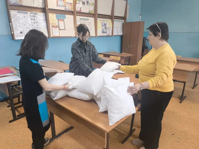 Изготовили партию подушек для бойцов СВО